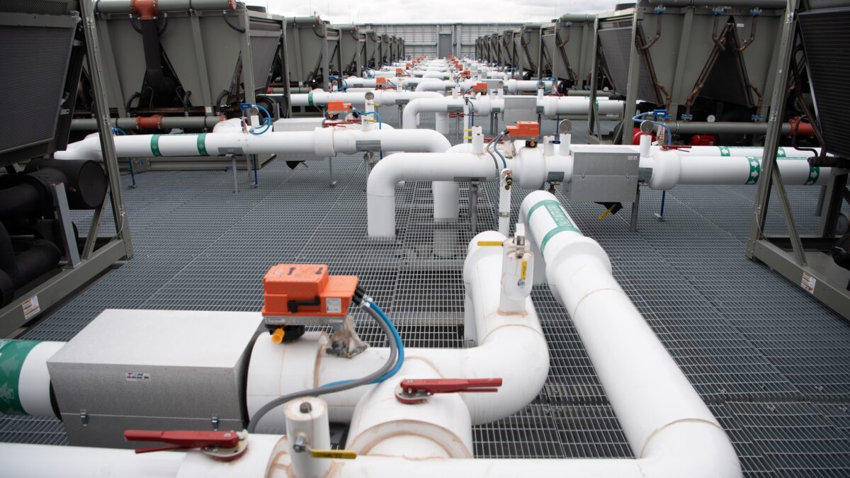 Cooling Without the Drain: How Closed-Loop Systems Cut Day-to-Day Water Use